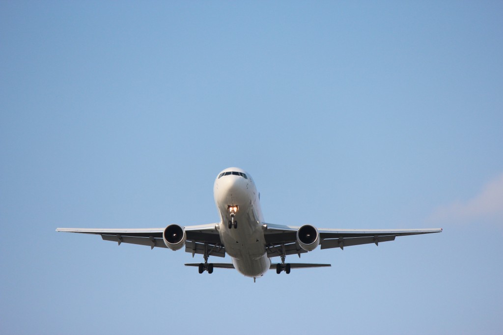 air canada boeing 767 toronto pearson international airport