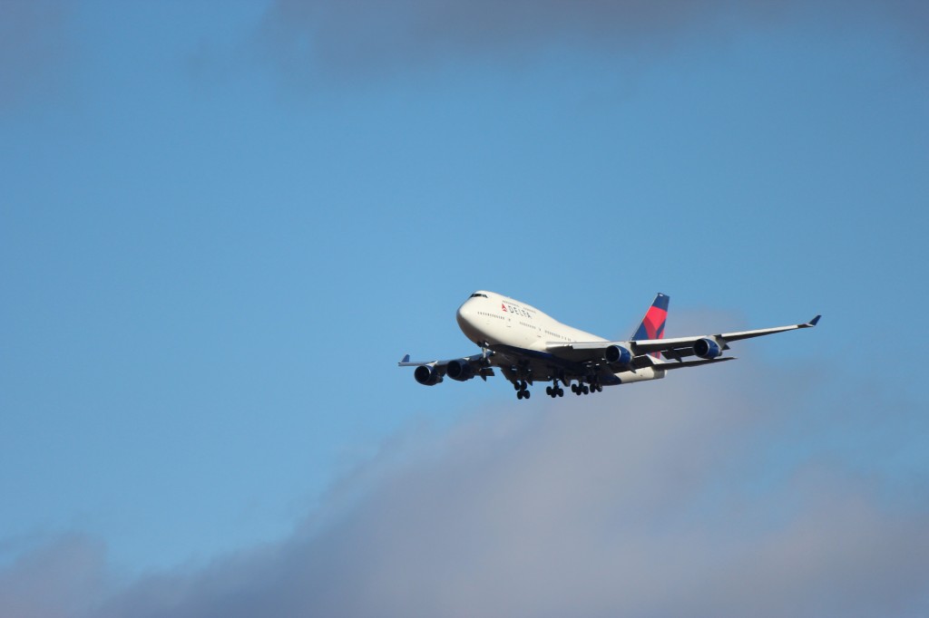 delta 747 at detroit metro airport in romulus michigan