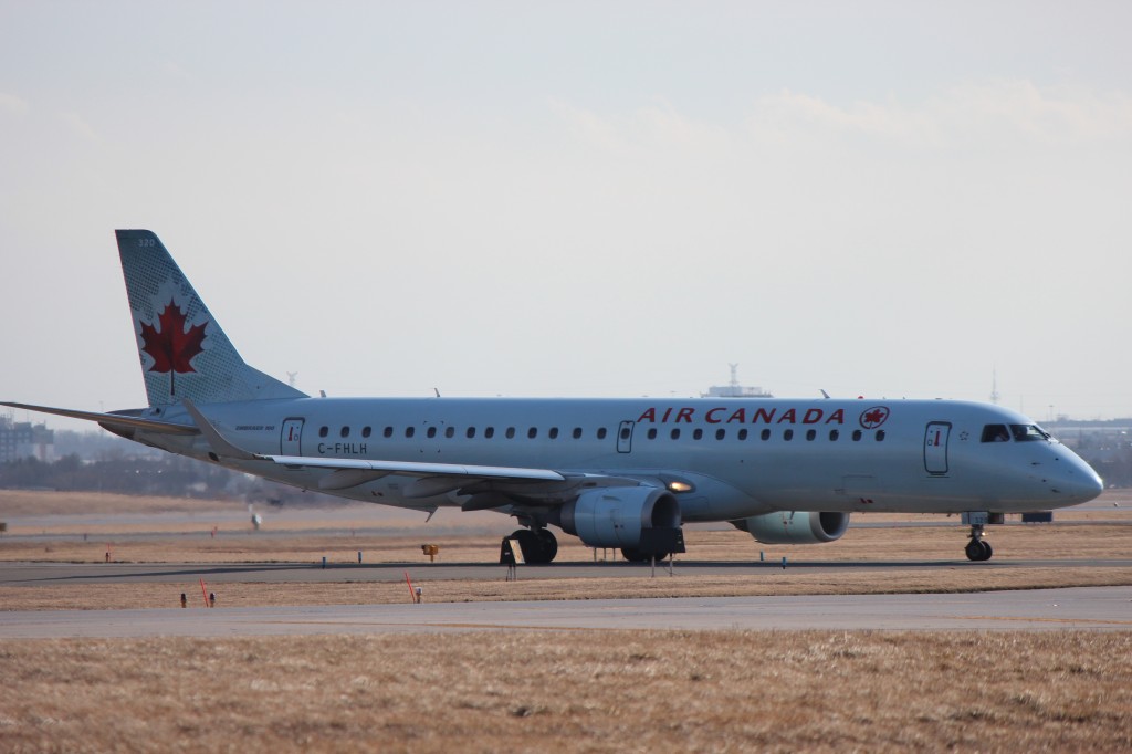 air canada embraer erj-190 toronto pearson