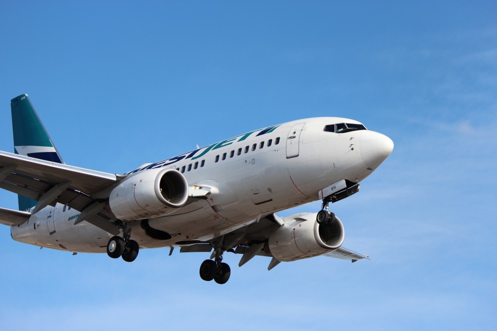 westjet 737-600 toronto pearson international airport
