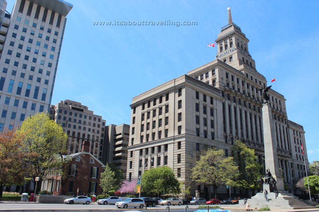 canada life building university avenue toronto ontario
