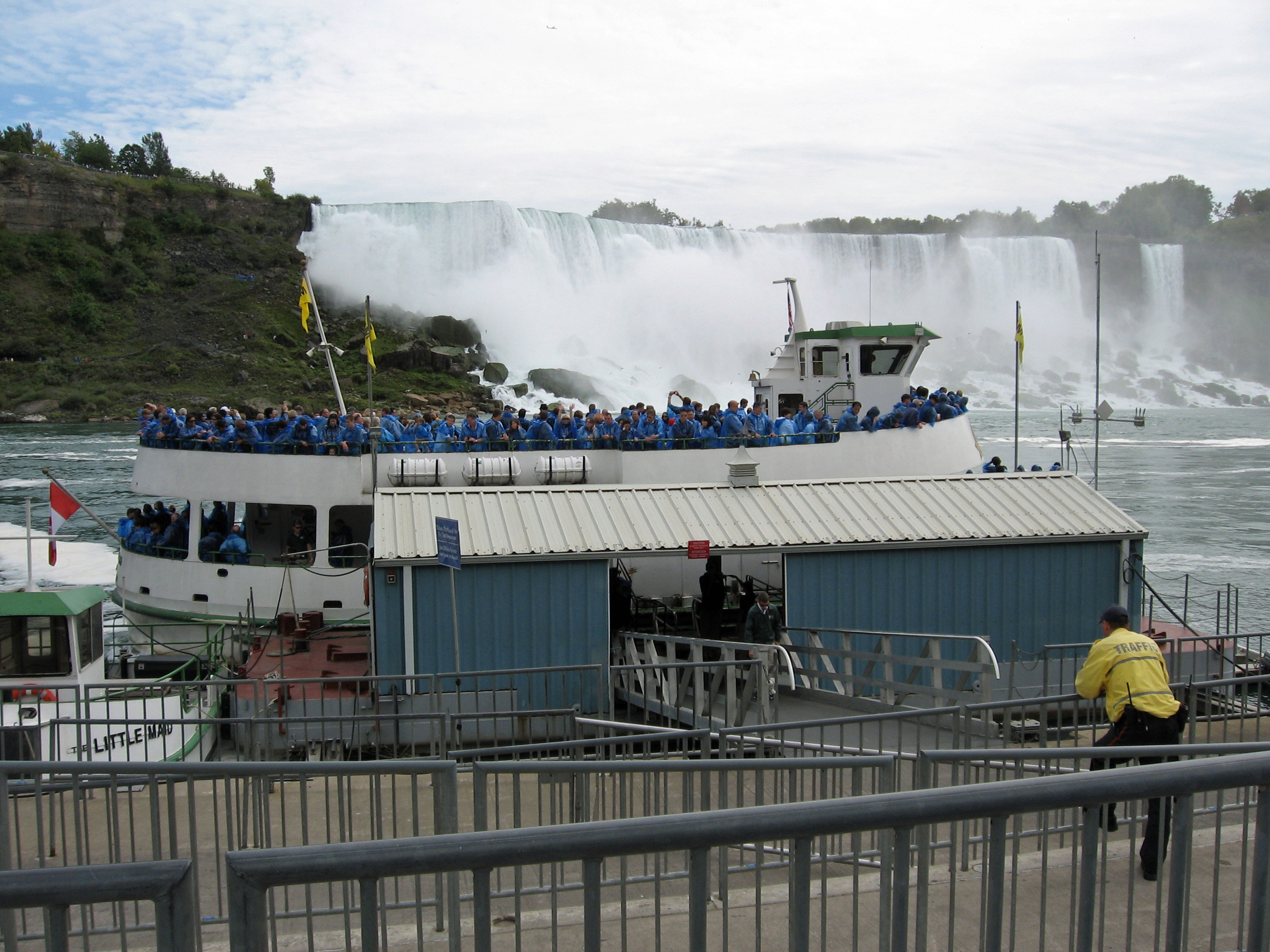 maid of the mist niagara falls ontario