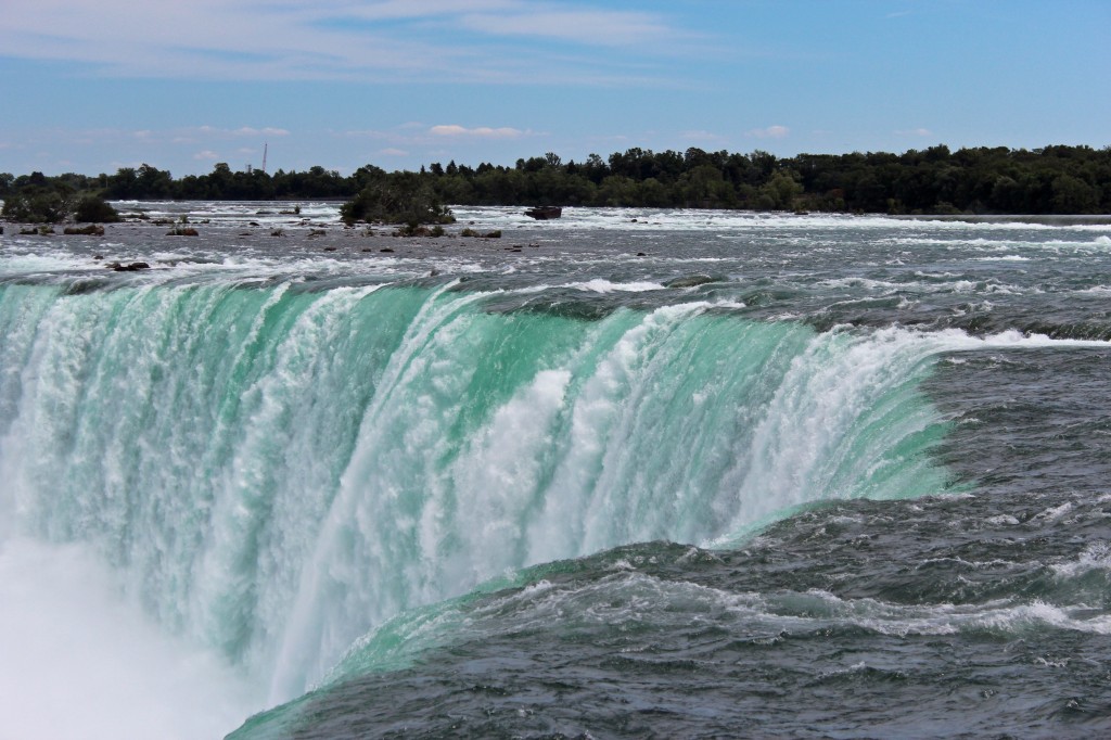 horseshoe falls crest