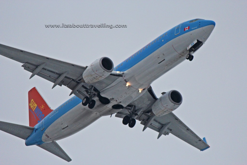 sunwing boeing 737-800 toronto pearson