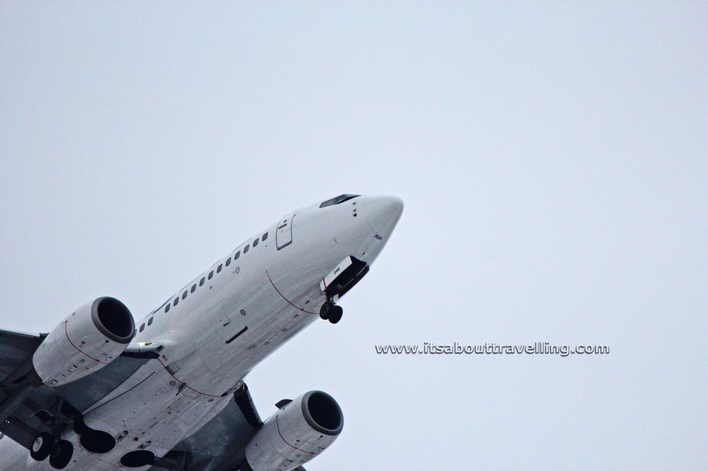 westjet boeing 737-700 toronto pearson