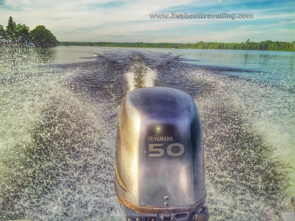 yamaha boat motor and wake with snapseed