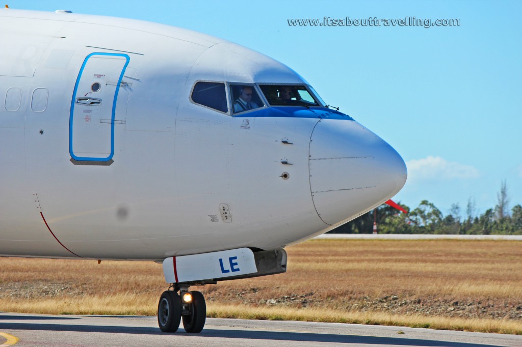 canjet boeing 737-800