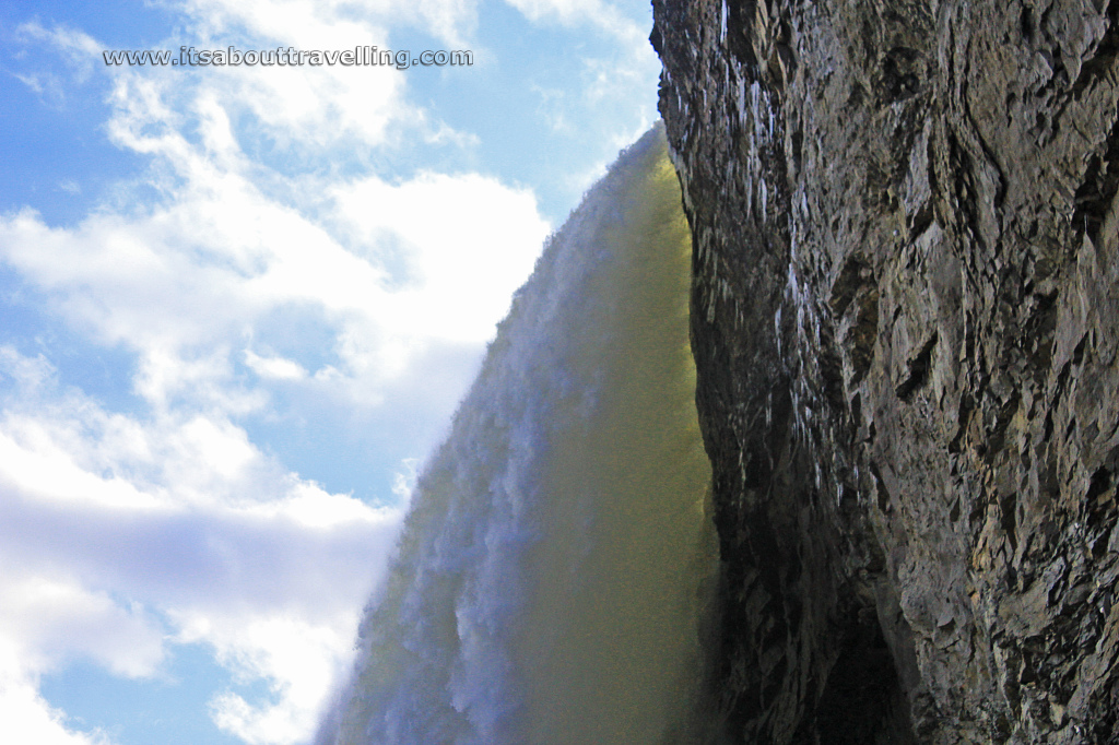 horseshoe falls crest