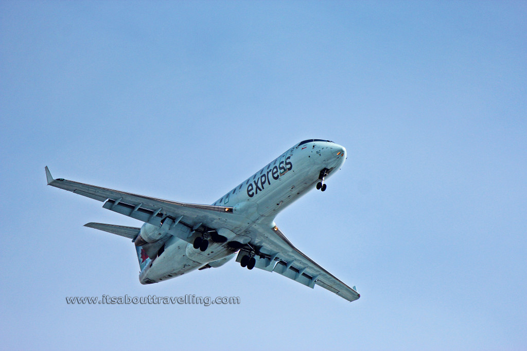 air canada express canadair crj-200