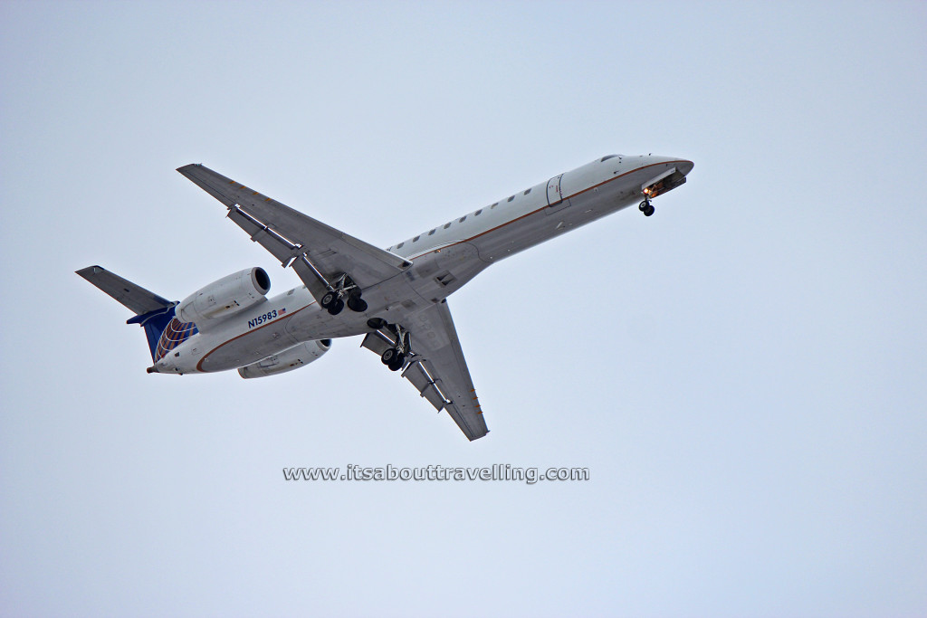 united express embraer erj-145