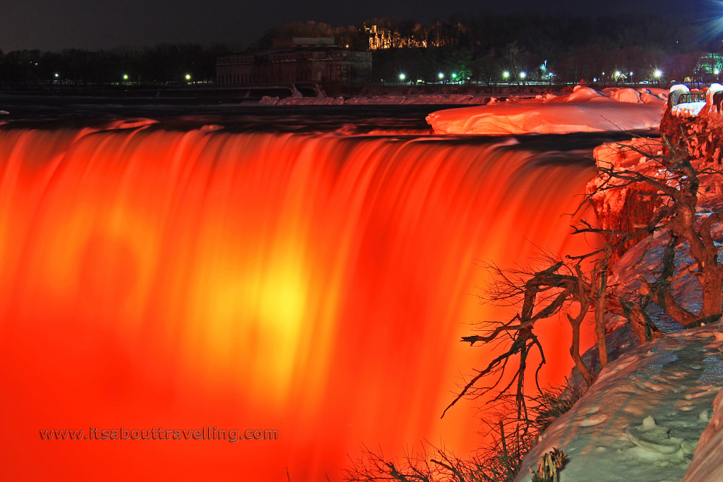 horseshoe falls red