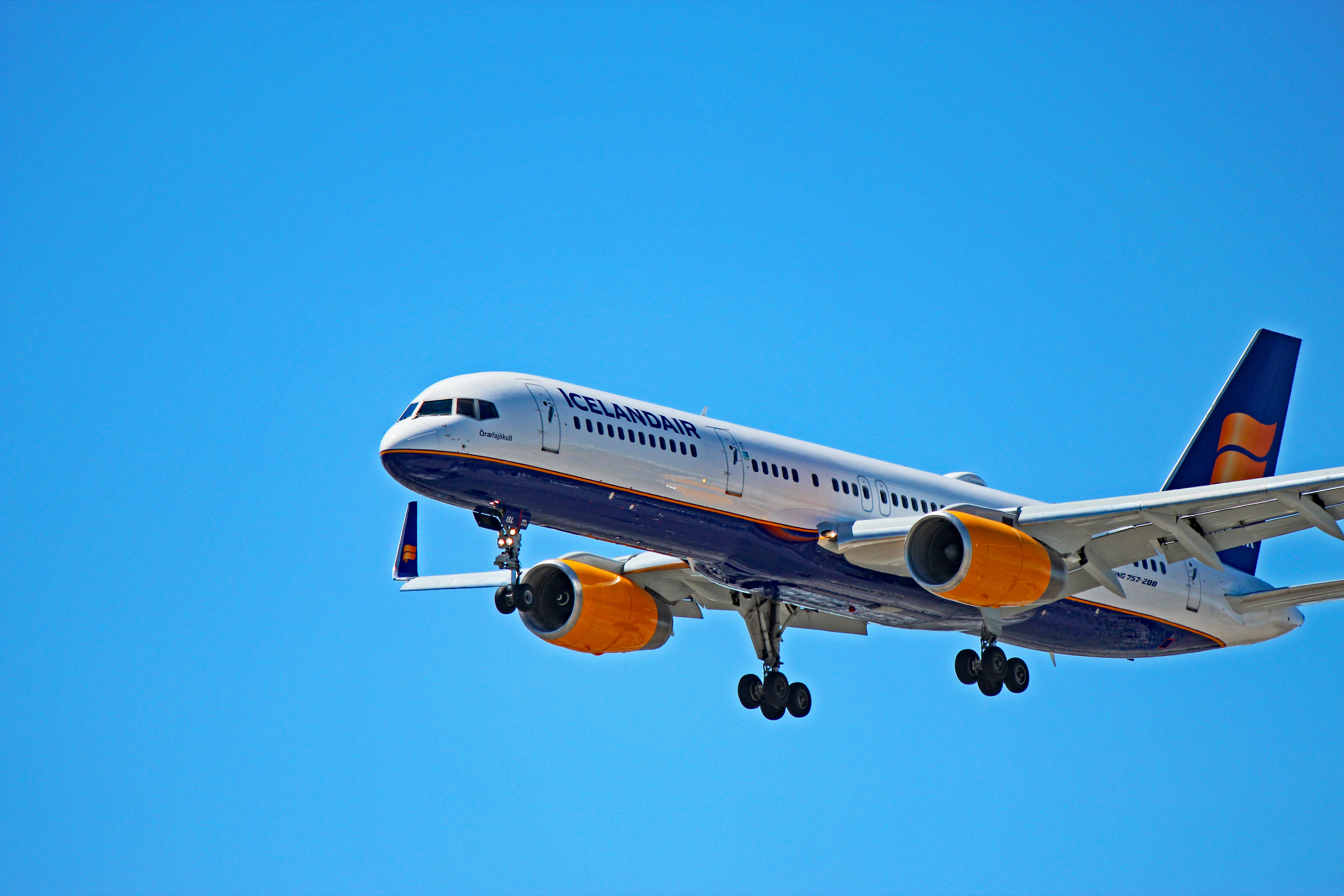 icelandair boeing 757-200