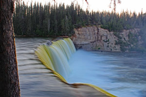 lady evelyn falls territorial park northwest territories kakisa river