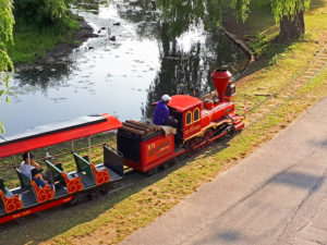 centreville amusement park toronto island miniature train