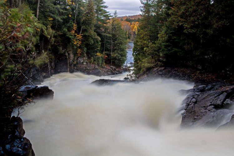 oxtongue river ragged falls provincial park fall colours