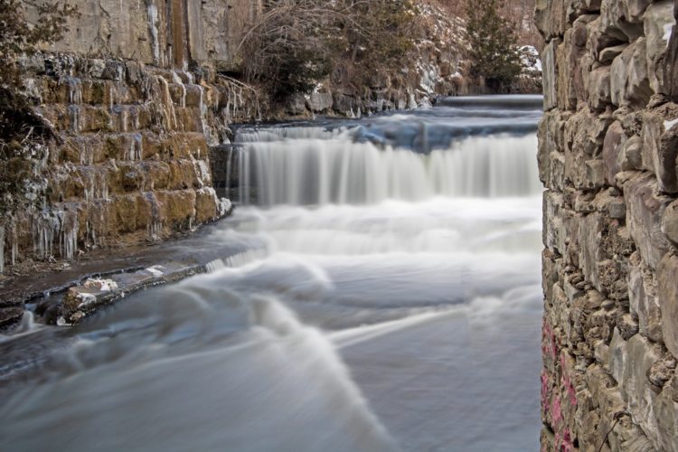cataract falls credit river